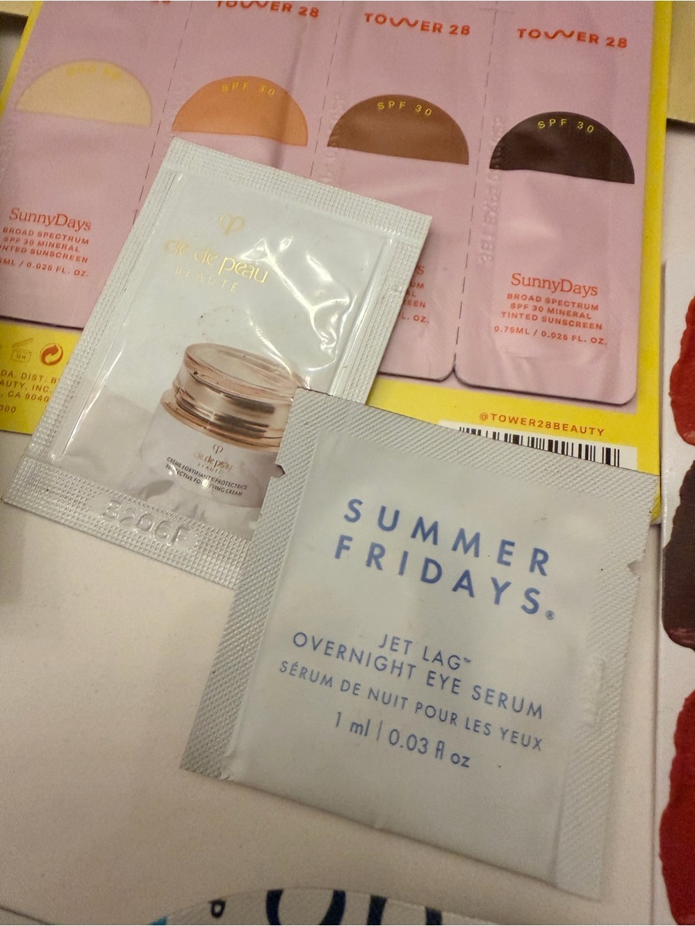 Massive lot of beauty samples!!! Brands like Georgio Armani, Viori, Tatcha, etc. - Picture 15 of 16